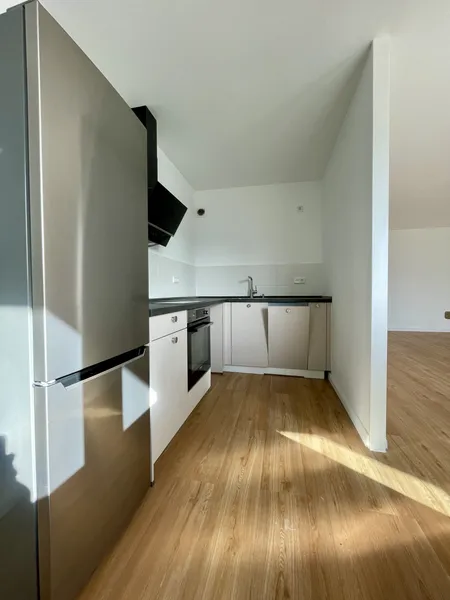 1-Zimmer Wohnung mit Balkon und Einbauküche — photo 1